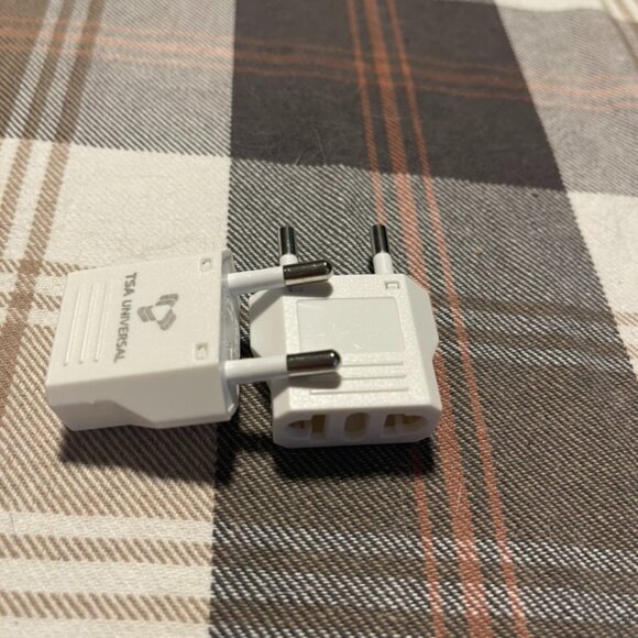 United States to Italy Travel Power Adapter to Connect North American Electrical - Picture 1 of 9